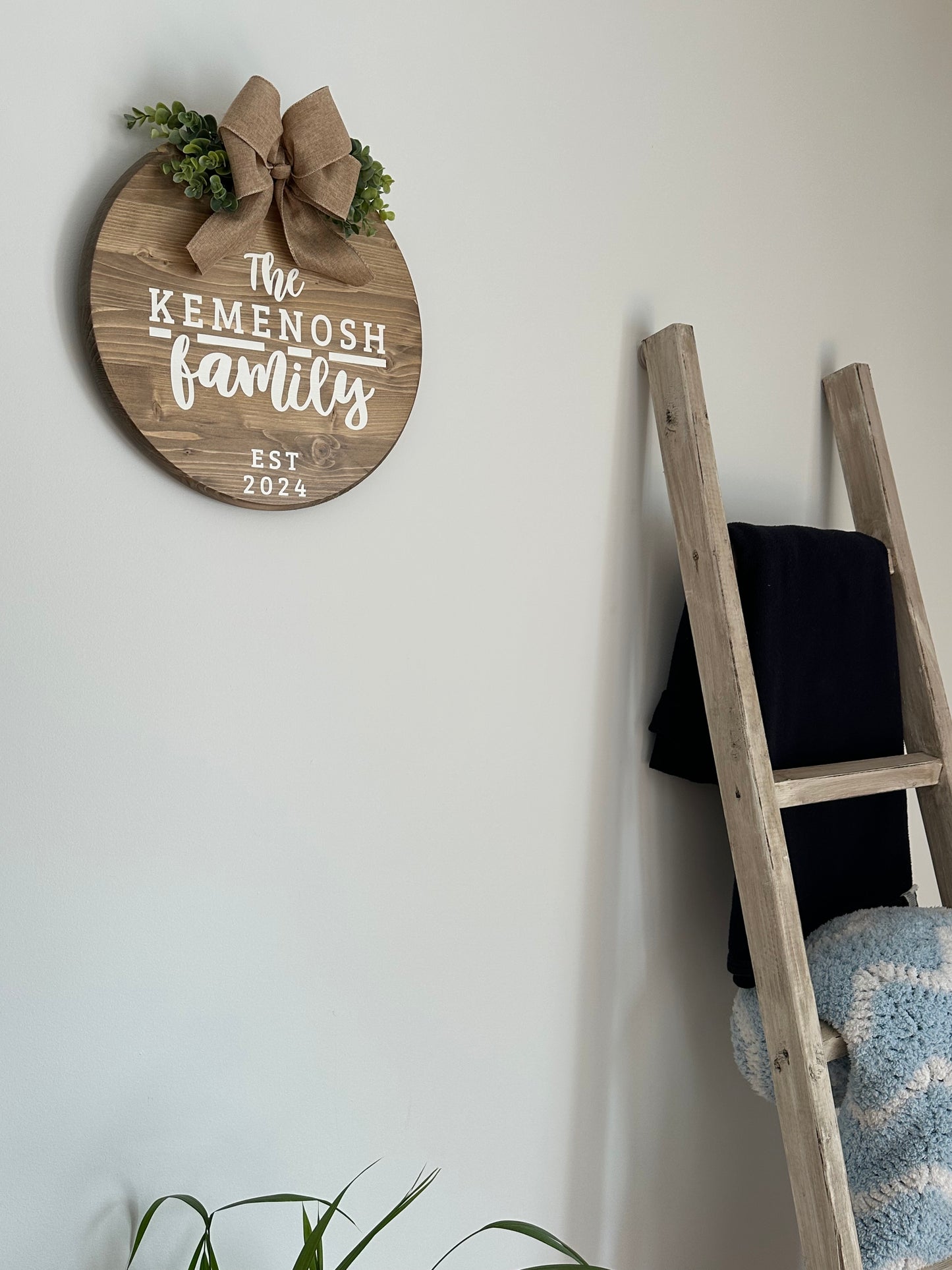 Craft Party Menu: Personalized Family Wood Sign